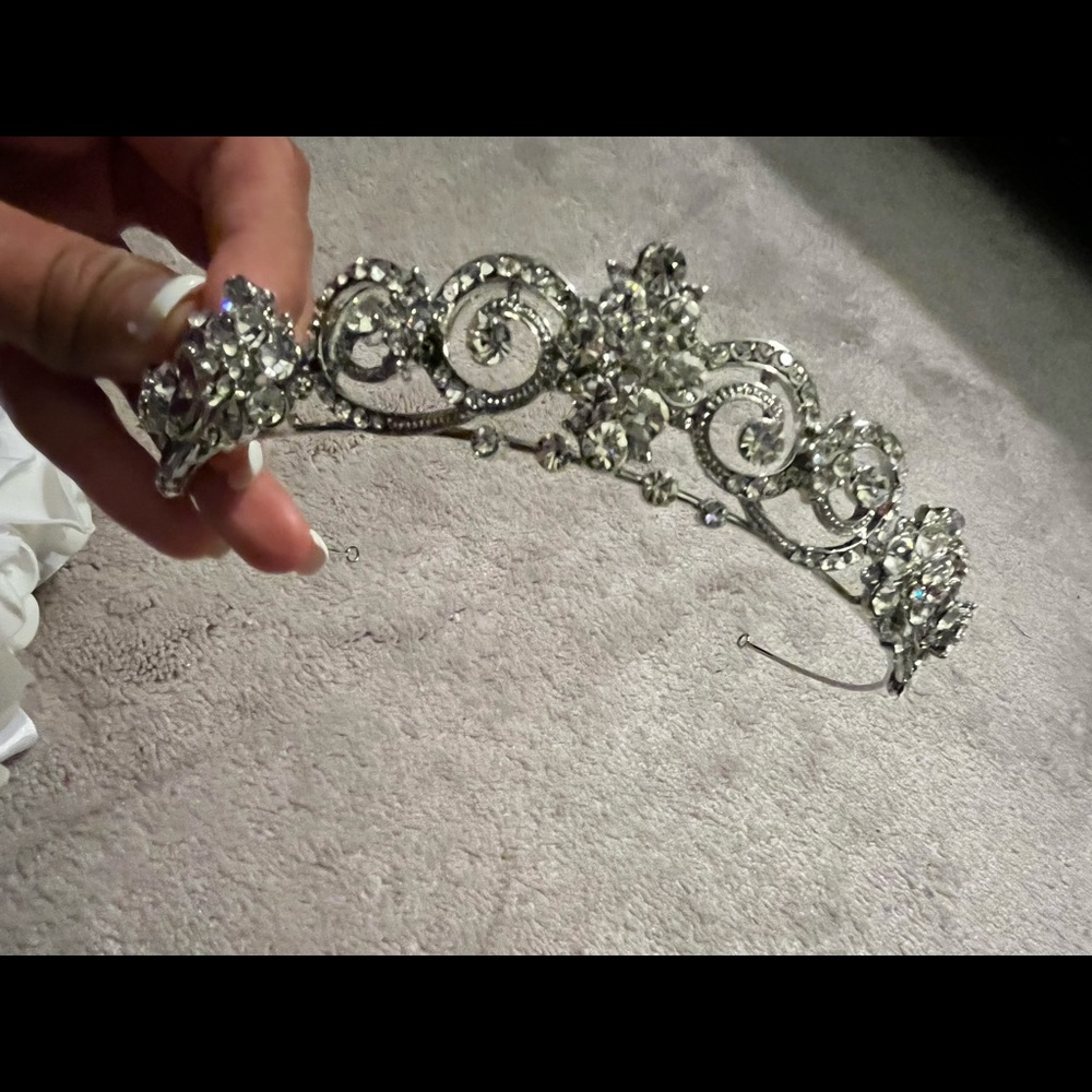 Cute Vintage Tiara! Never worn!